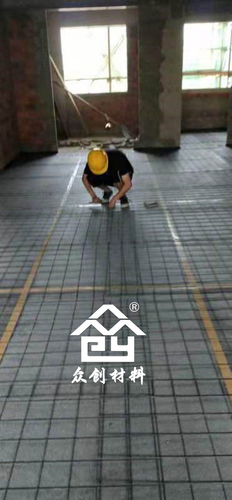 HKS改性聚(ju)丙烯保(bao)溫隔聲(sheng)闆現場(chang)施工現(xian)場-鋪設(she)鋼絲網(wang)片