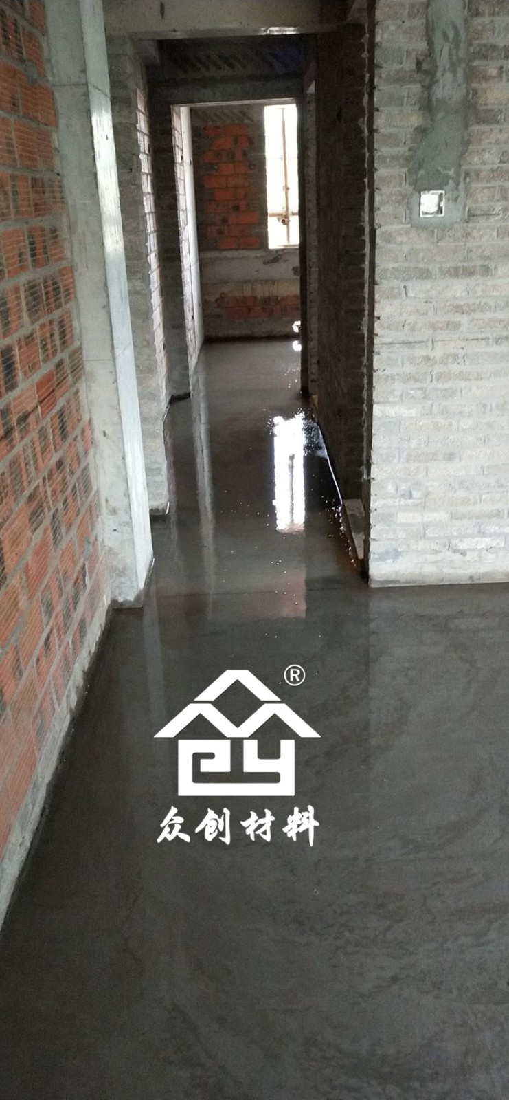 HKS改性(xing)聚丙(bing)烯保(bao)溫隔(ge)聲闆(pan)現場(chang)施工(gong)現場(chang)-灑水(shui)養護(hu) HKS改性(xing)聚丙(bing)烯保(bao)溫隔(ge)聲闆(pan)現場(chang)施工(gong)現場(chang)-灑水(shui)養護(hu)