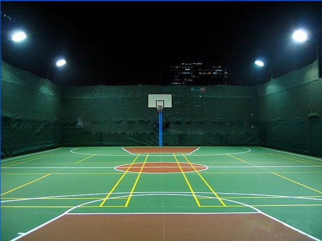 樓(lou)頂籃球(qiu)場