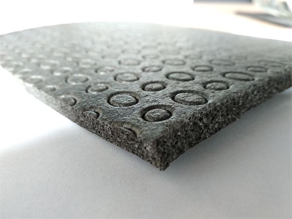 單(dan)面凹發泡(pao)橡膠減震(zhen)墊闆